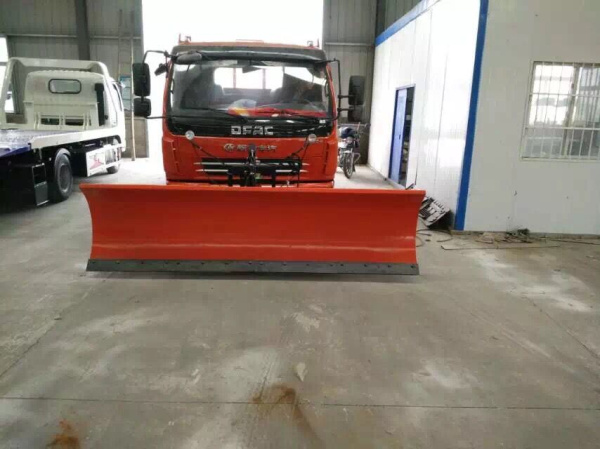東風多利卡除雪車 中型載貨汽車