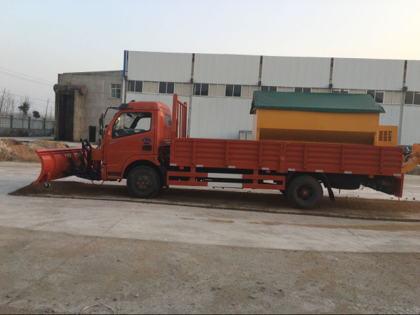 東風多利卡除雪車 中型載貨汽車