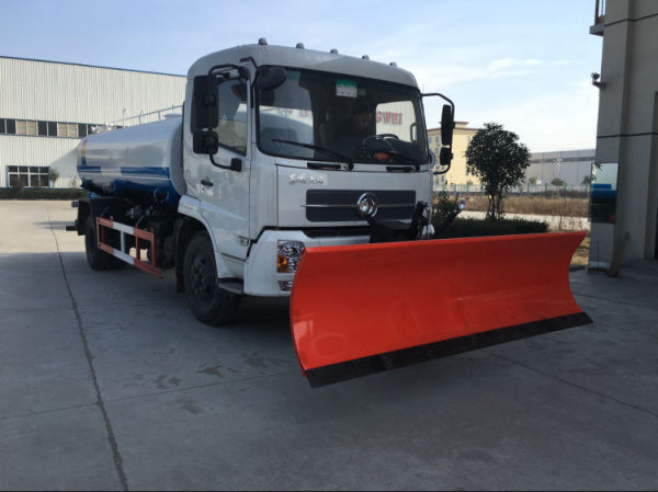推雪鏟加裝東風(fēng)天錦灑水車(chē)