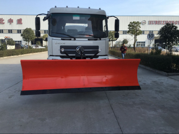 推雪鏟加裝東風天錦灑水車