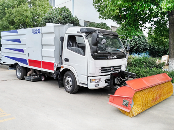 吸塵車(chē)加裝除雪滾掃