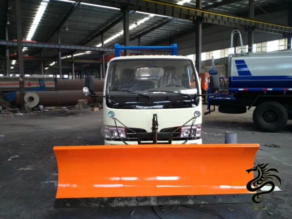 東風(fēng)5方除雪垃圾車(chē) 多功能擺臂式垃圾車(chē)