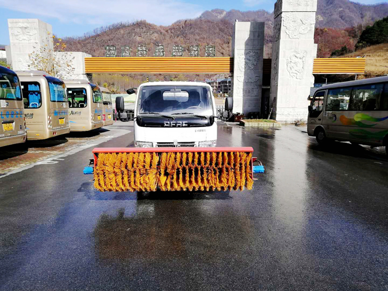 灑水掃雪車(chē)
