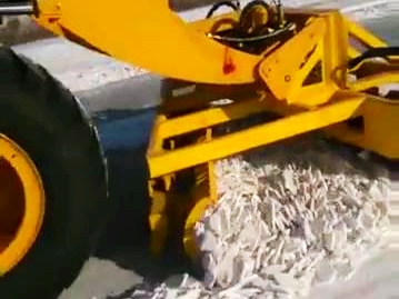 除雪破冰車(破冰機及后置滾刷)演示視頻